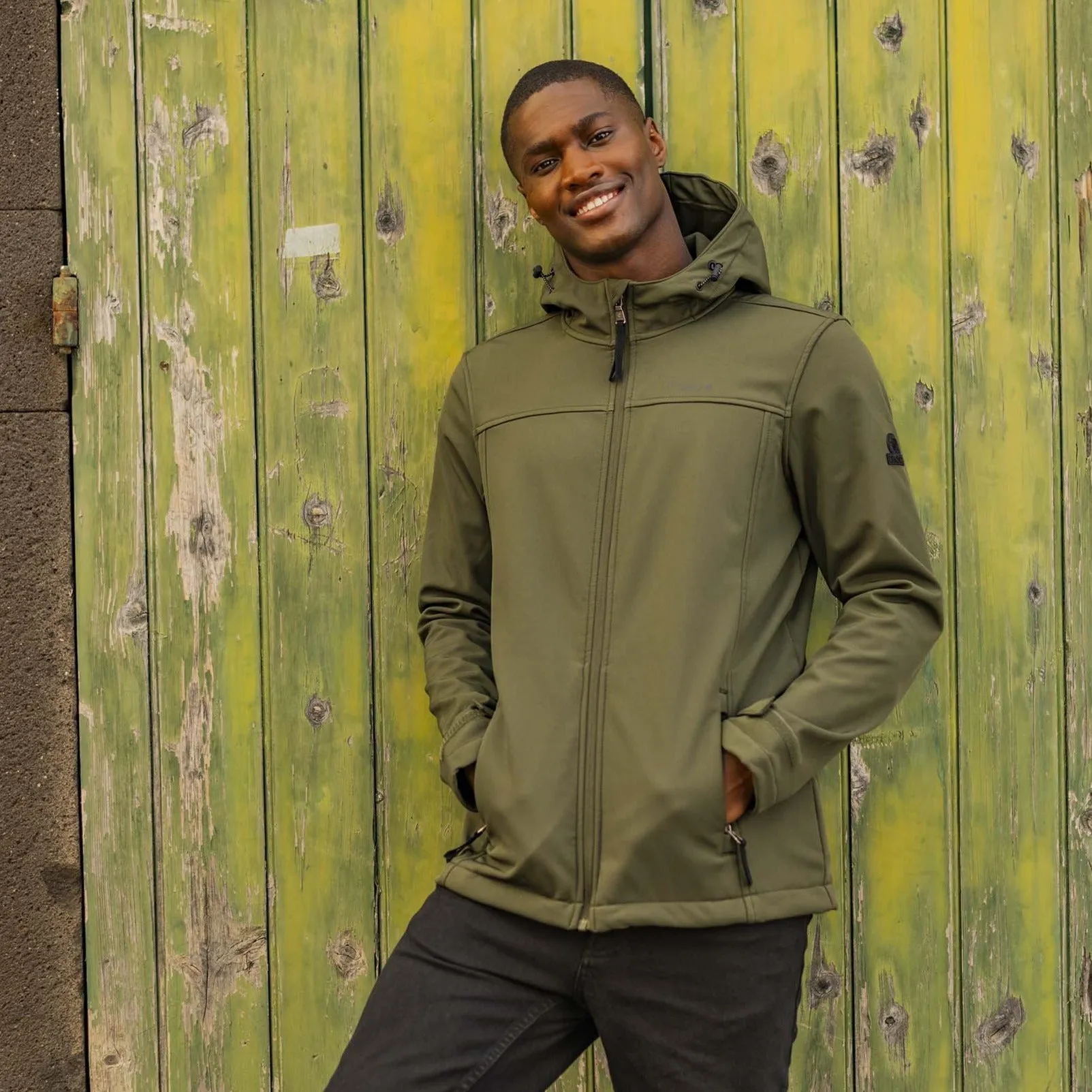Feizor Mens Shower Resistant Softshell Hooded Jacket - Moss