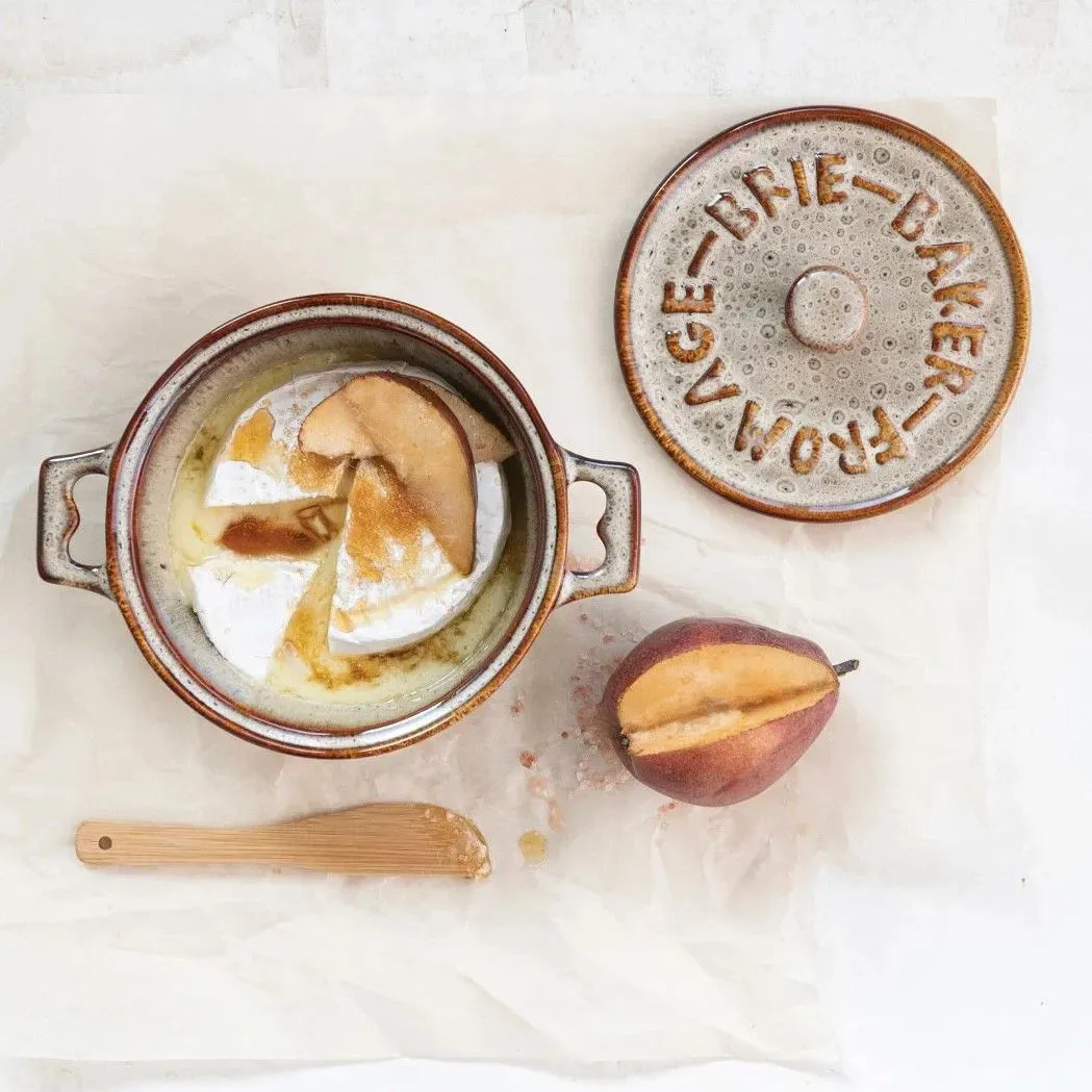 Stoneware Brie Baker Brown
